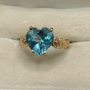 14k Gold Ring Heart-Shaped Blue 10mm Topaz Gemstone